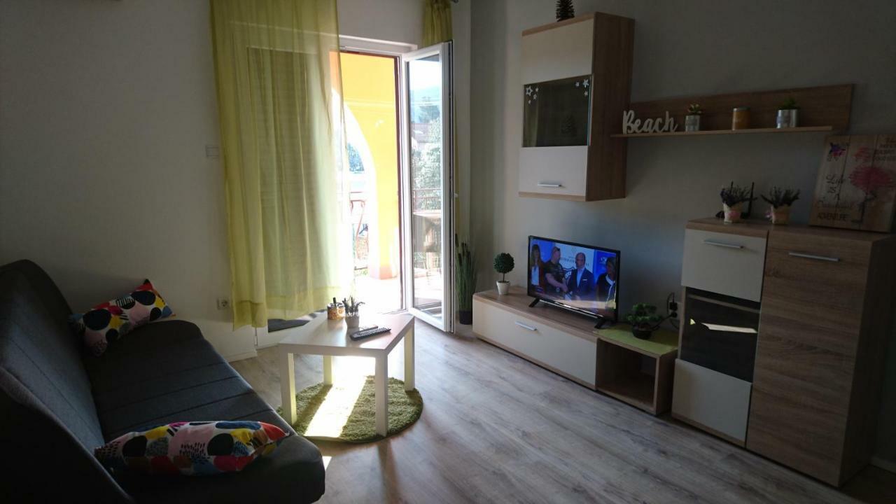Apartamento Ela Cres Exterior foto